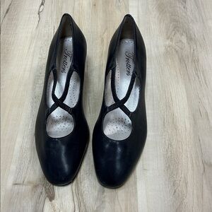 Trotters Women's leather black Heels